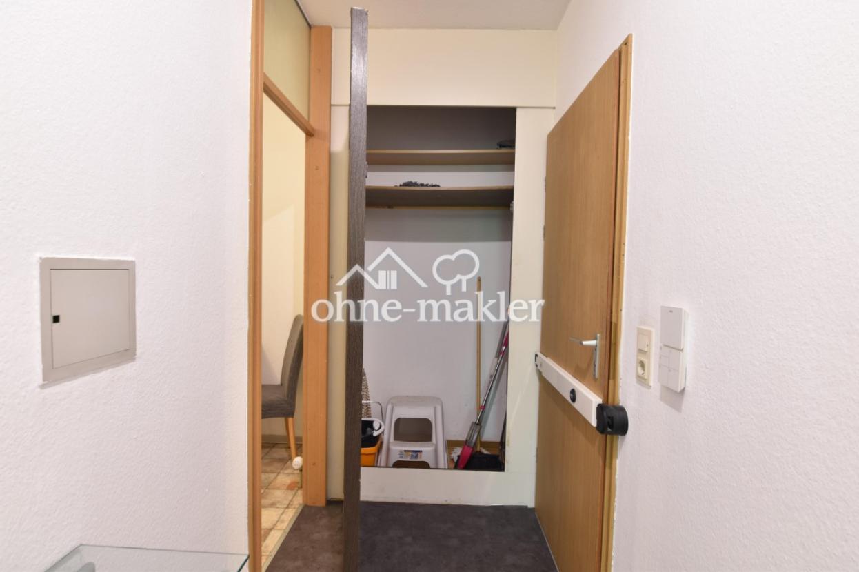 Flur mit Abstellschrank