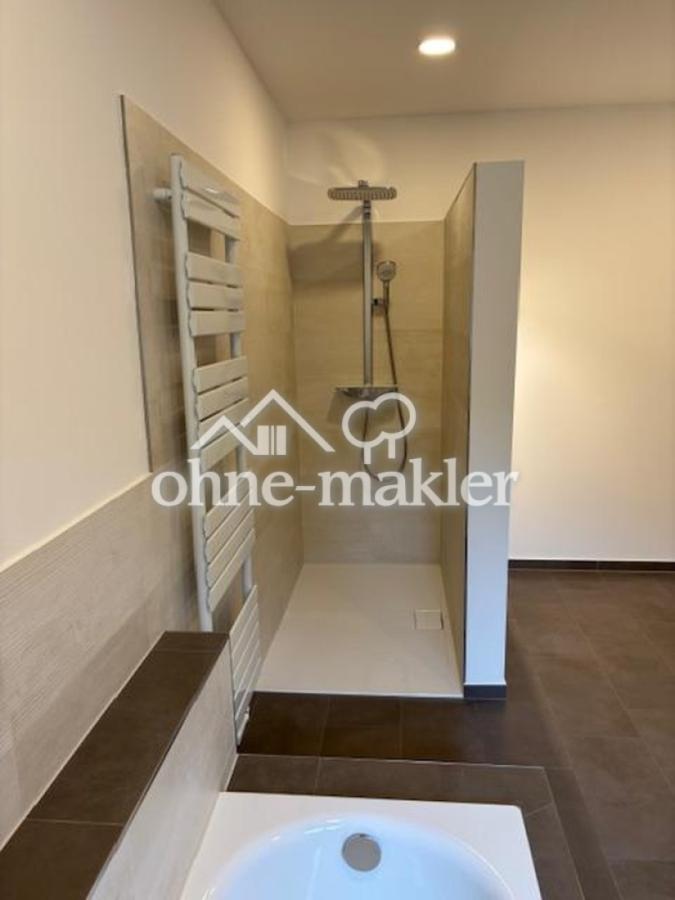 Dusche im oberen Bad