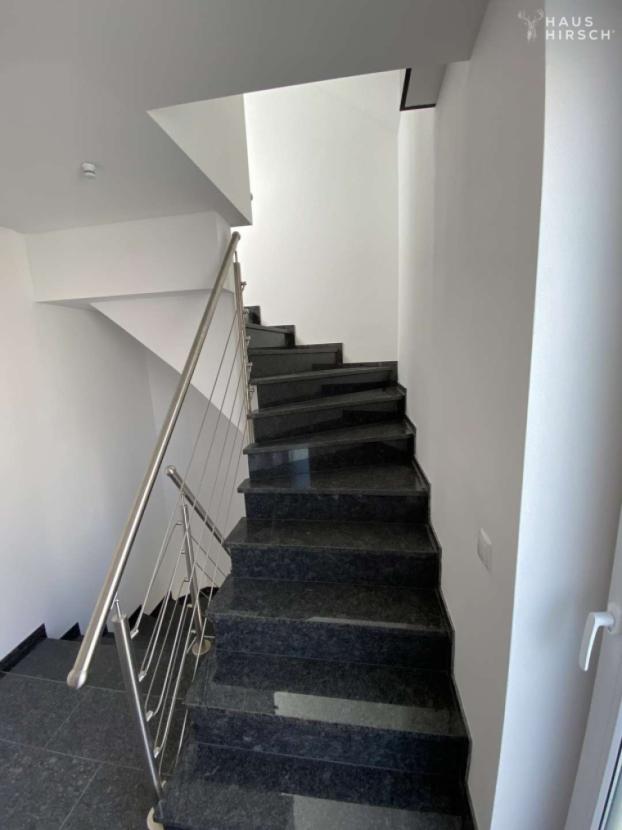 Treppenhaus mit hochwertigen Materi