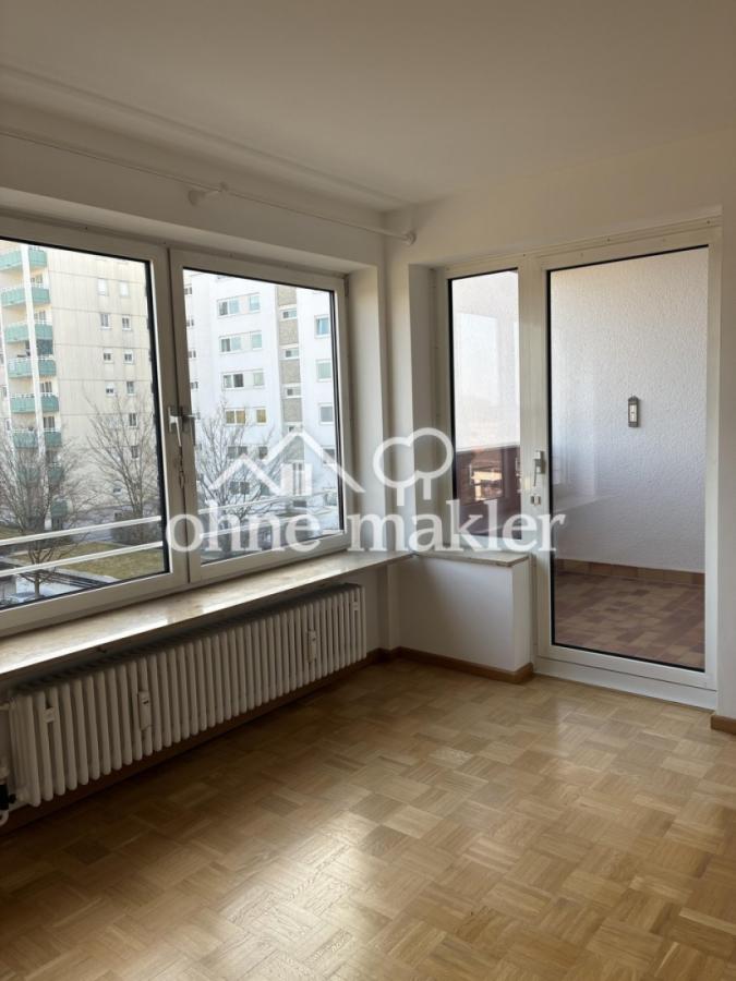 Wohnzimmer und Loggia