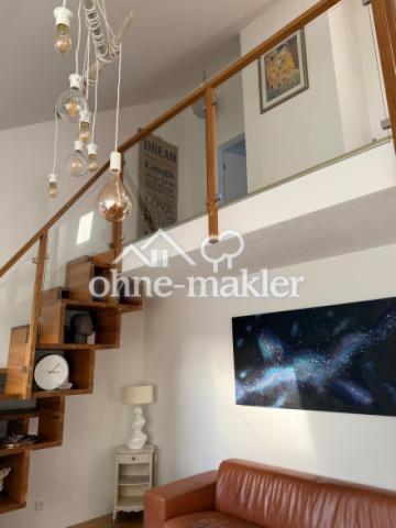 Blick zur Treppe und Galerie