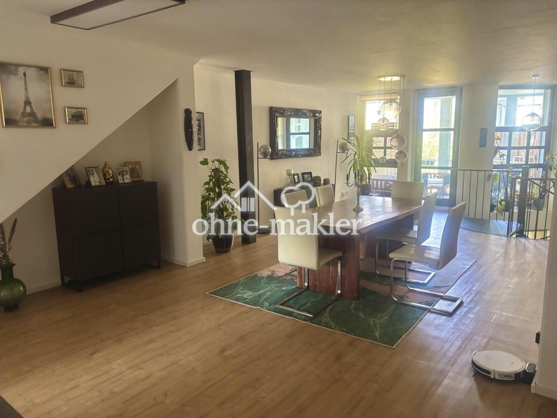 offener Wohn- und Essbereich 1