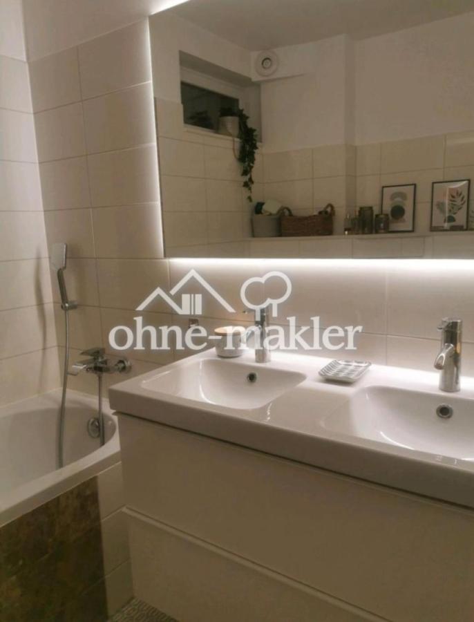 Vollbad mit dopp. Waschbecken