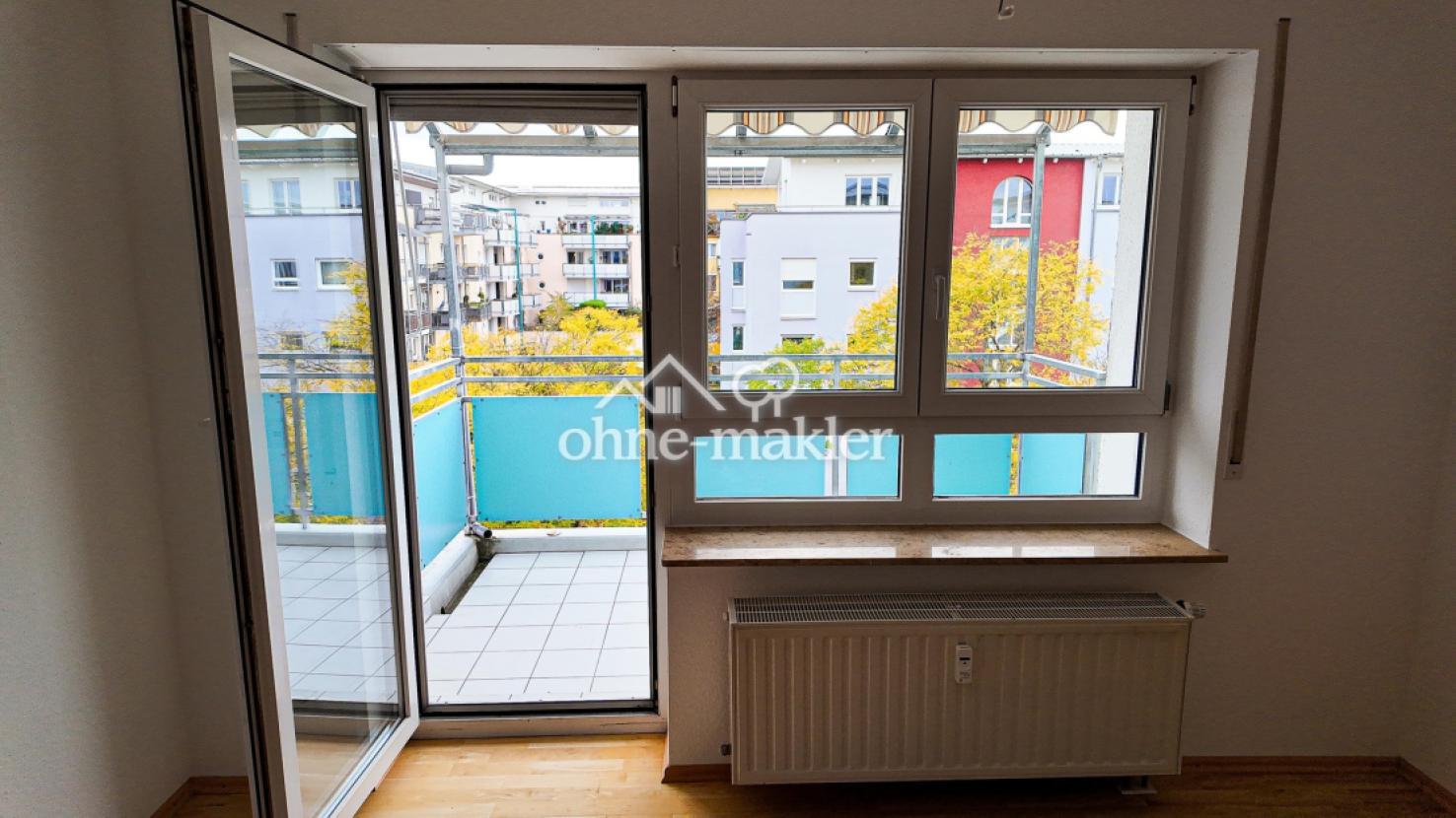 Wohnzimmer Blick auf Balkon