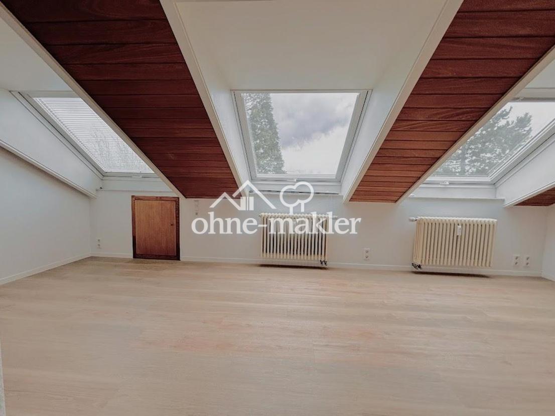 Wohnraum mit 3 Dachfenster