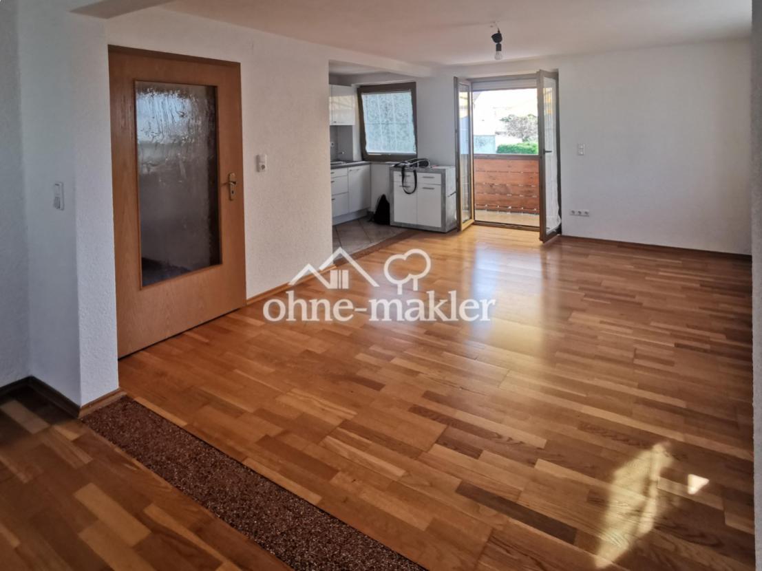 Wohnzi. Blick zu Küche/Balkon