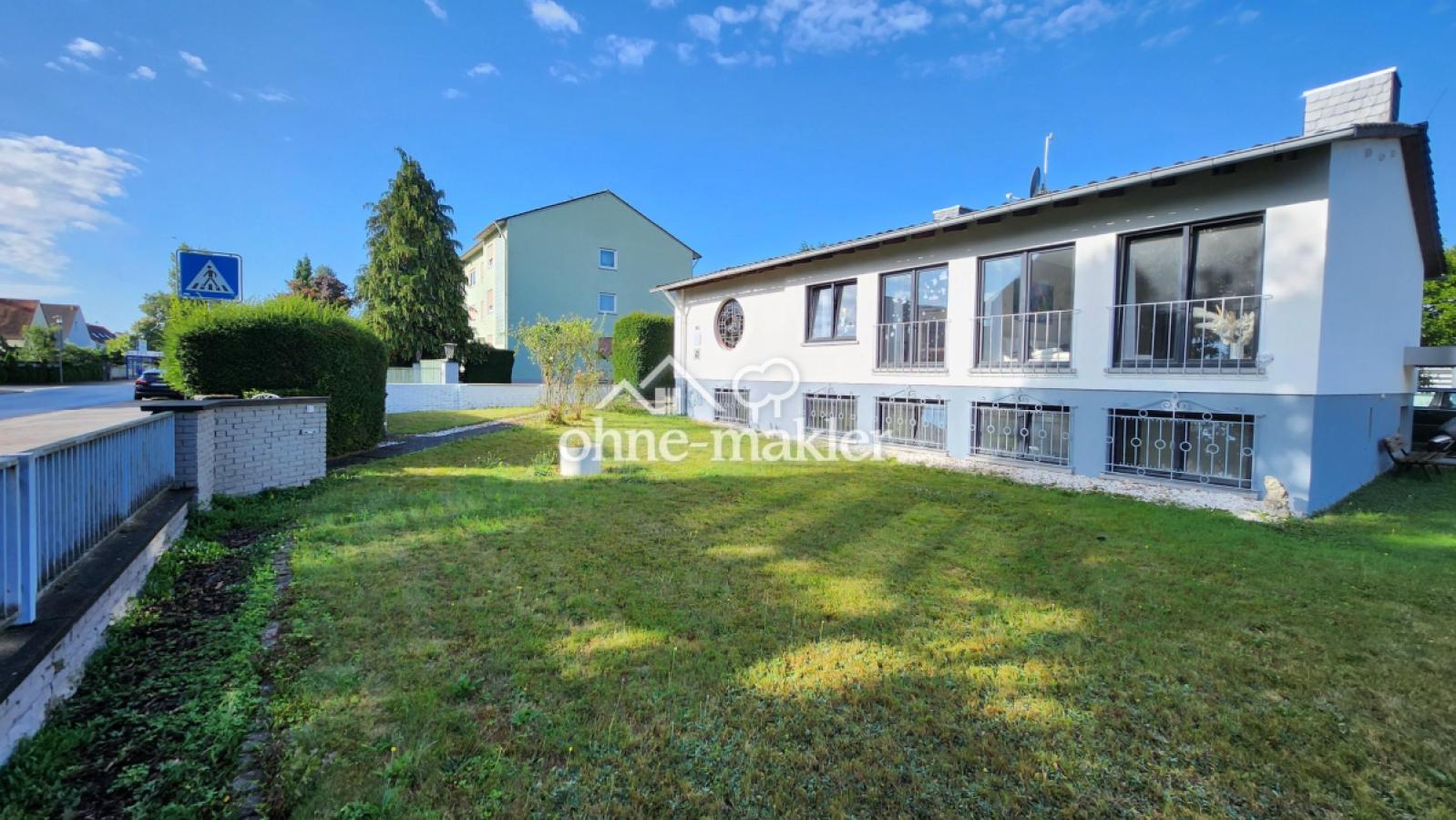 Hausansicht & Großer Garten