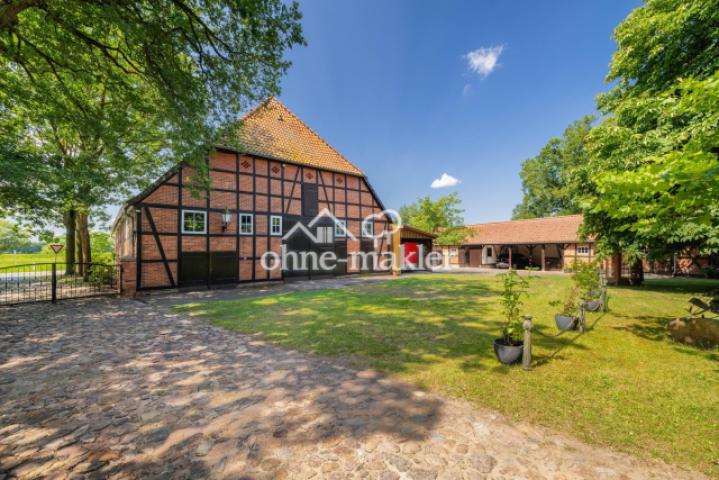 Hofanlage mit großer Scheune