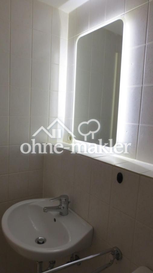 Bad - beleuchteter Spiegel