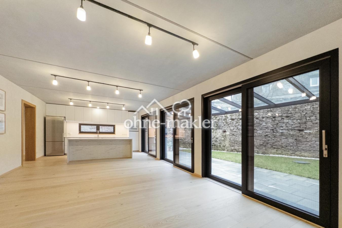 Wohnbereich mit Innenhofblick