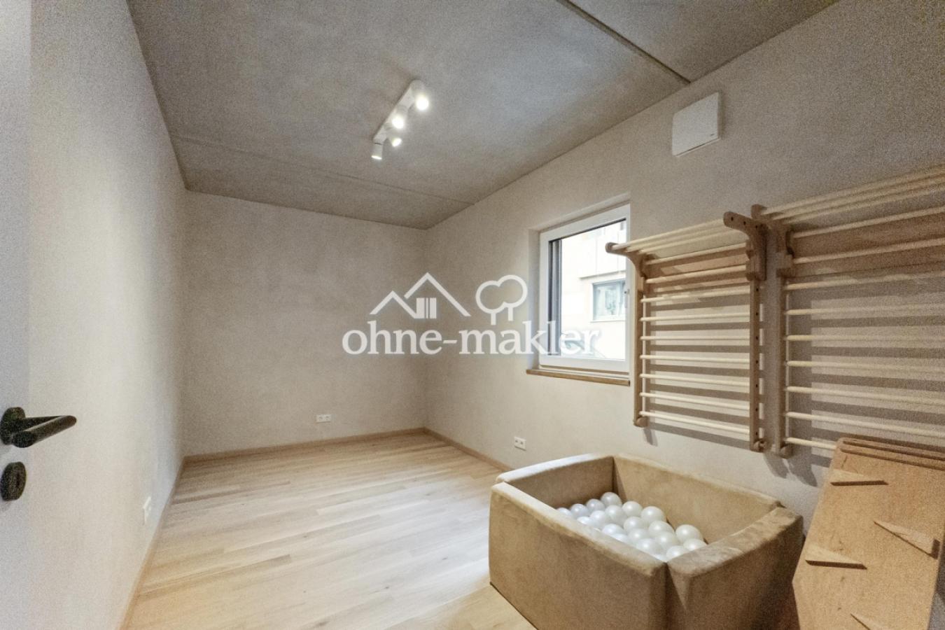 Zimmer EG (Büro/Spiel)