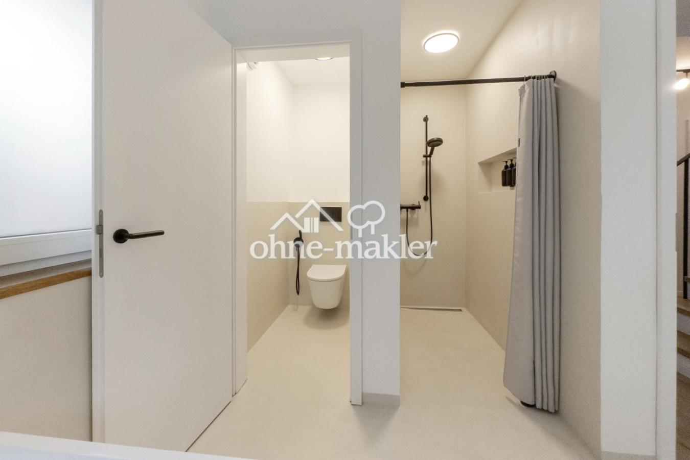 Dusche & separates WC