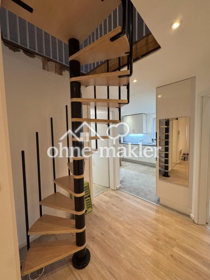 Flur mit Wendeltreppe