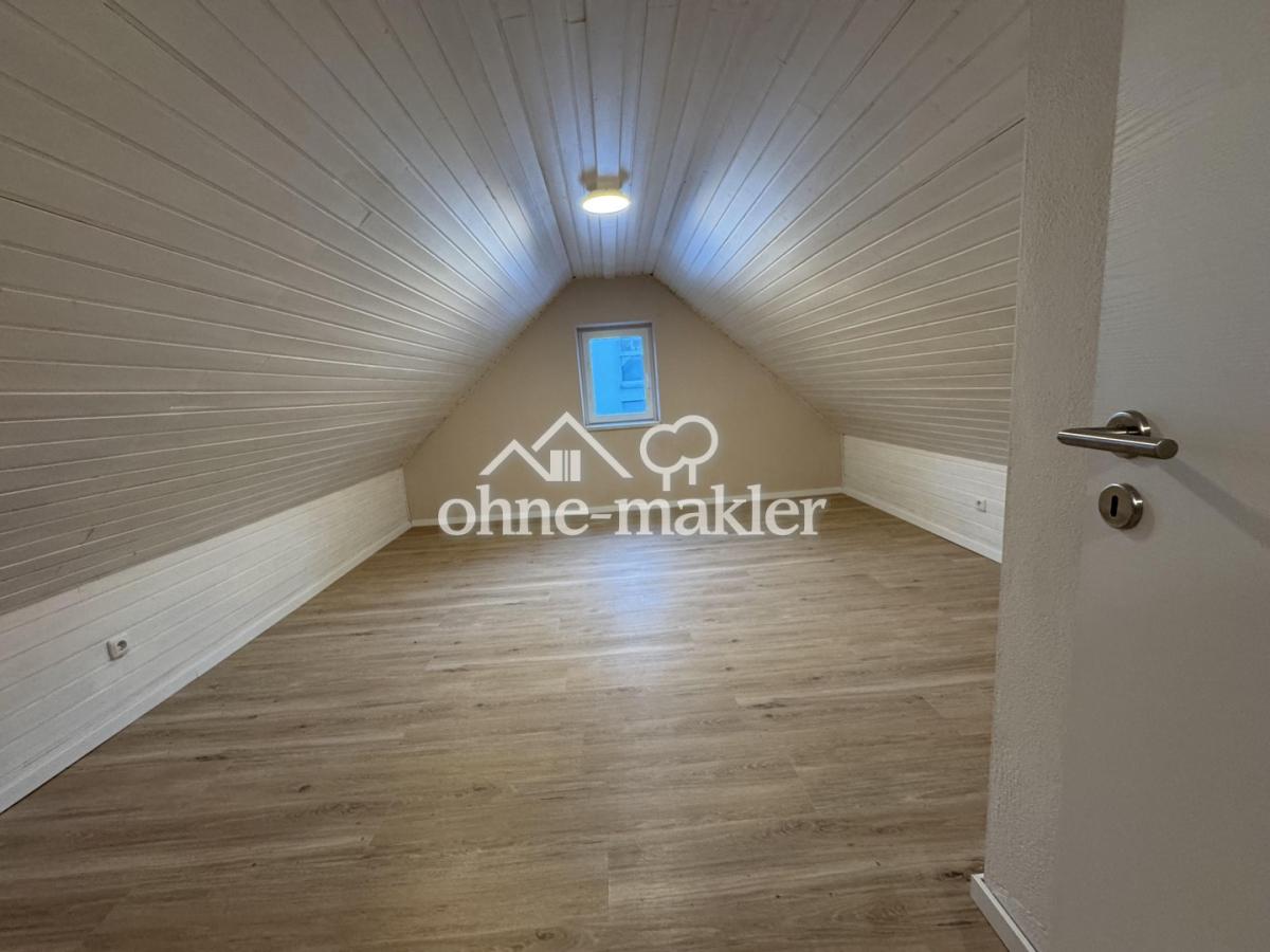 Zimmer im Dachboden