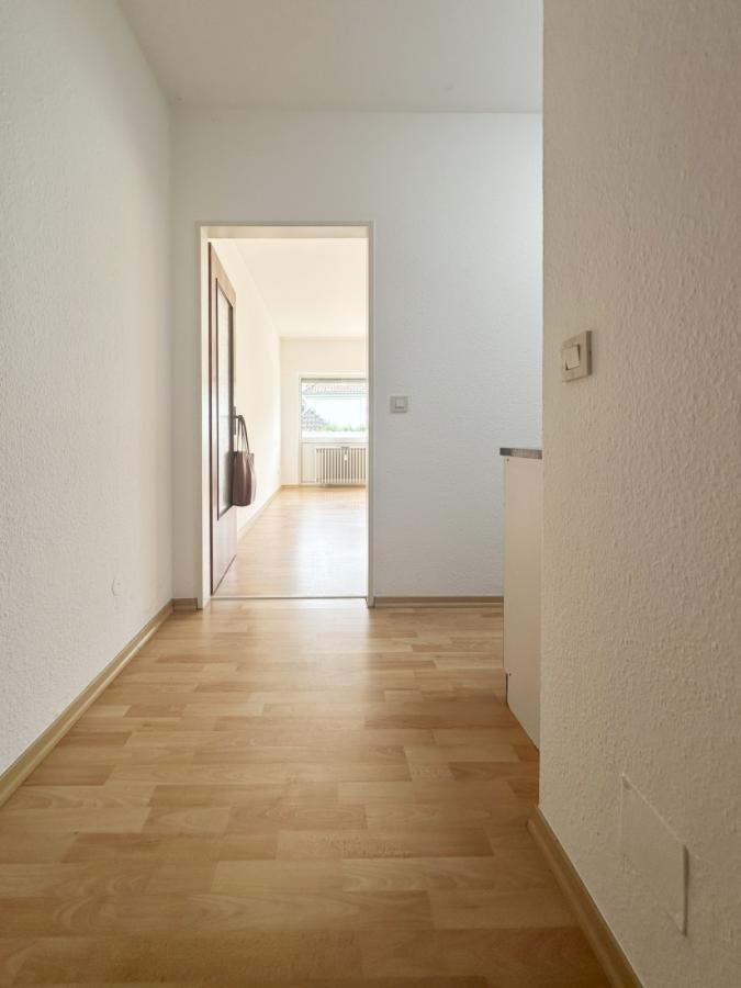 Eden-Ehbrecht-Immobilien_Verkauf_6-Parteien-MFH_Oldenburg-Osternburg_Beispiel-Wohnung-5_Flur