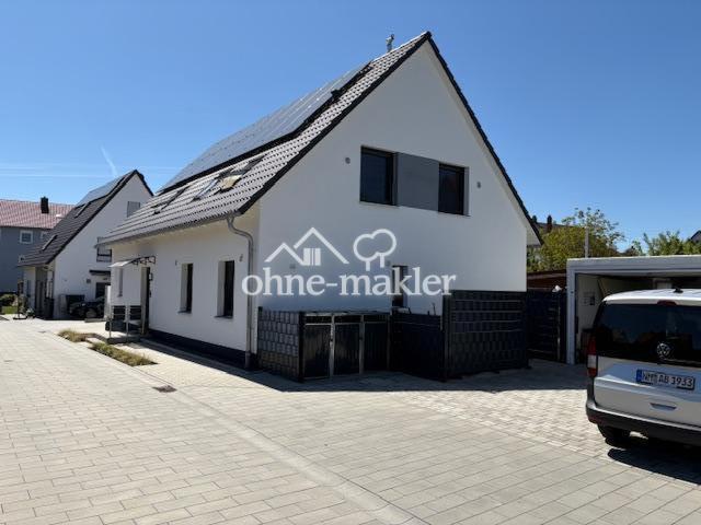 Garagenzufahrt, Müllboxen