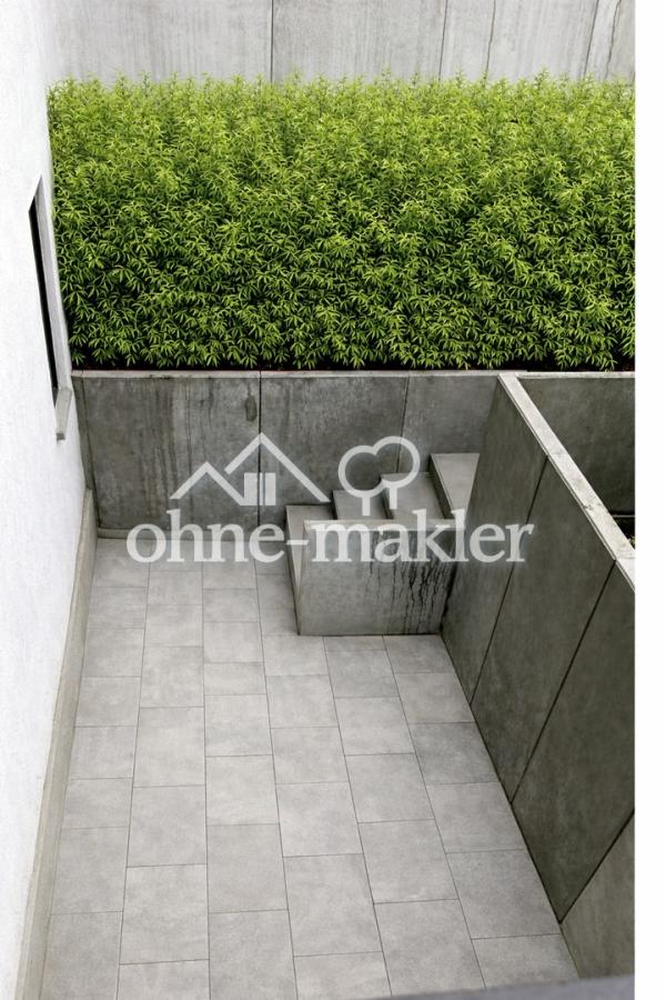 Notausgang und Terrasse