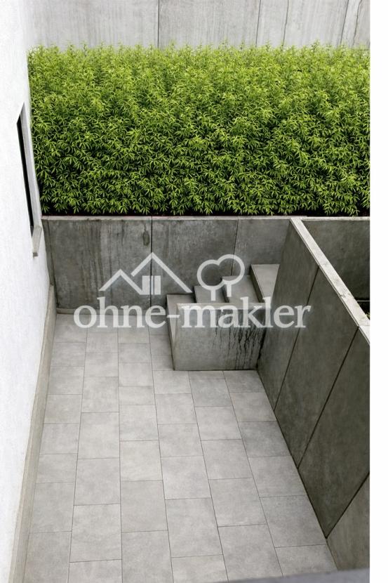 Notausgang und Terrasse