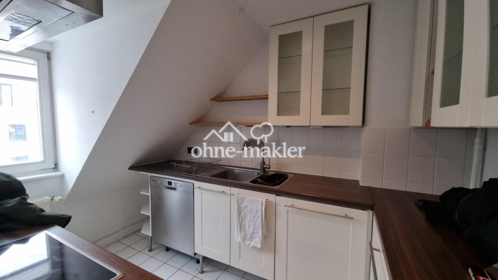 Küche mit Spüle & Spülmachine
