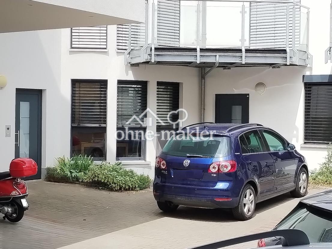 Hofansicht (links neben PKW)