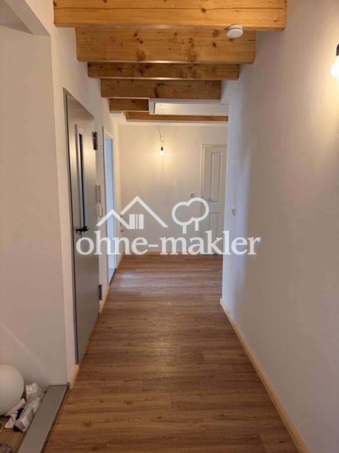 Flur Blick Richtung Bad 