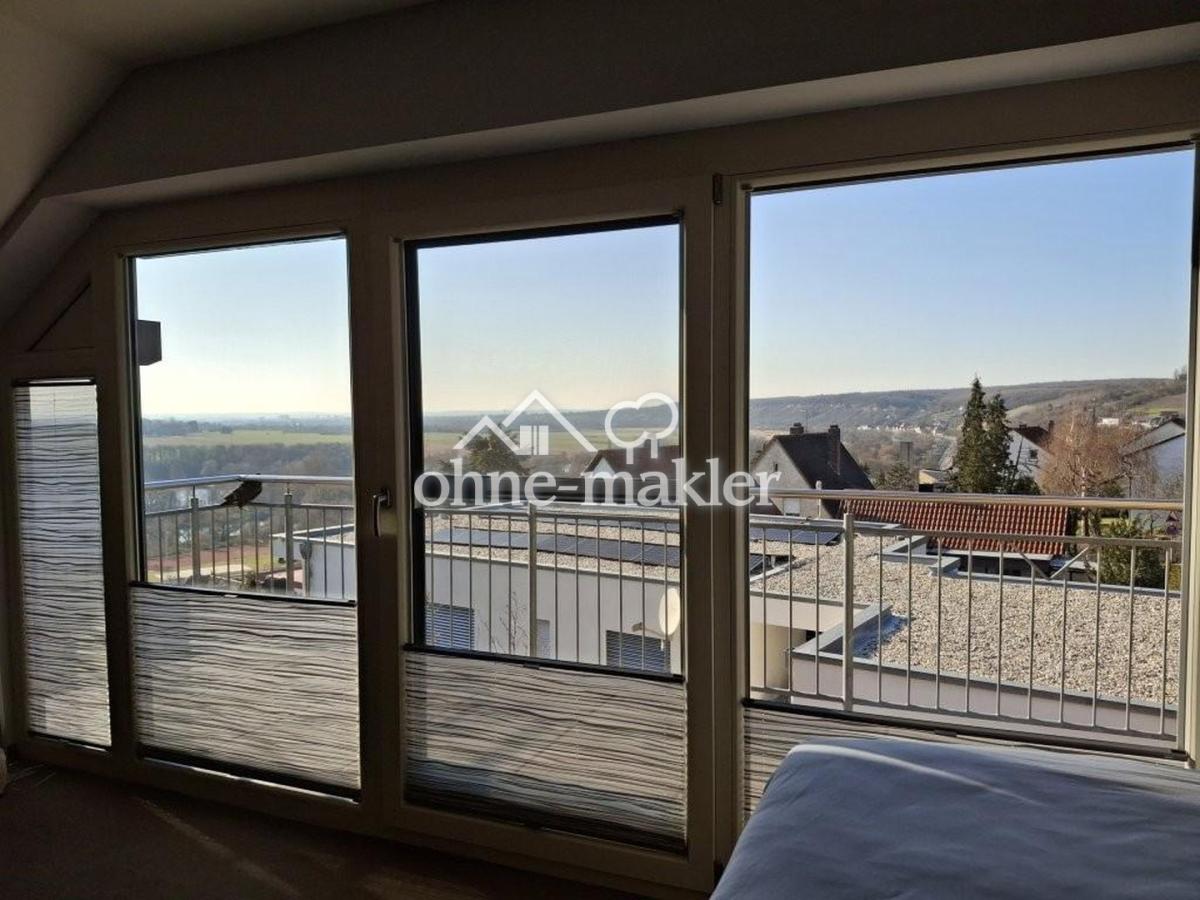 Zimmer OG mit Balkon