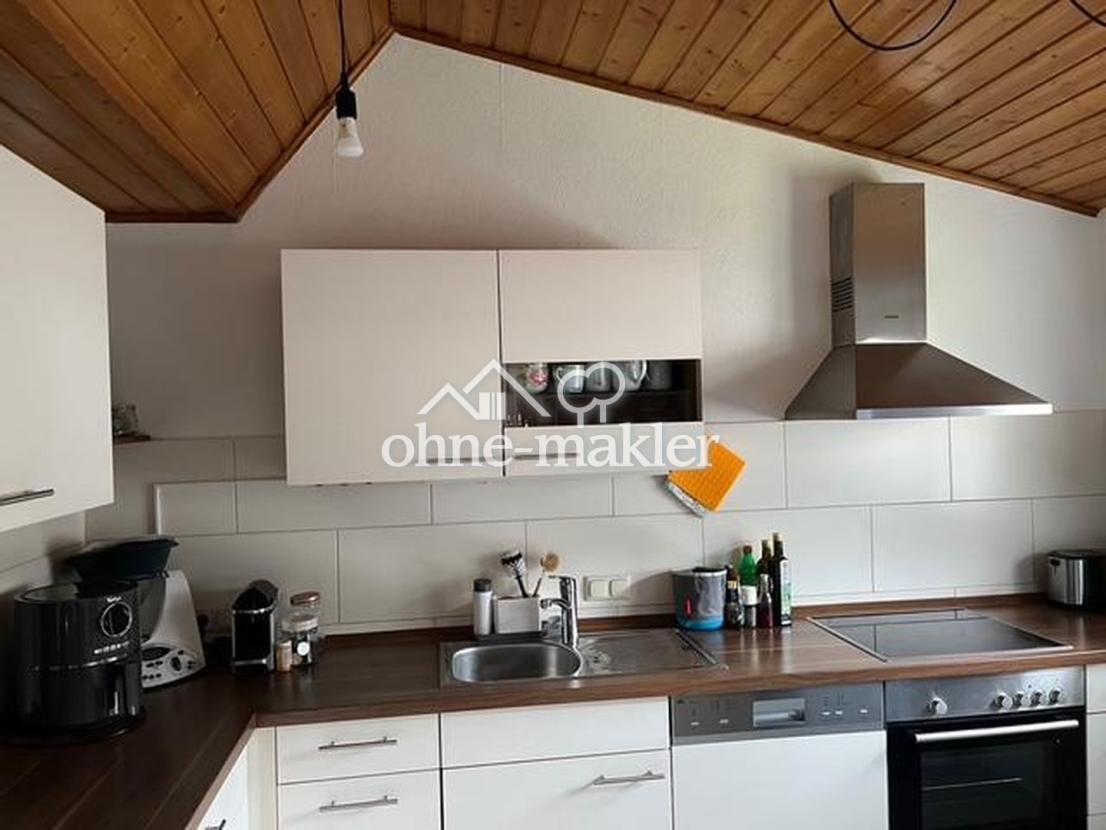 Küche mit Einbaugeräten