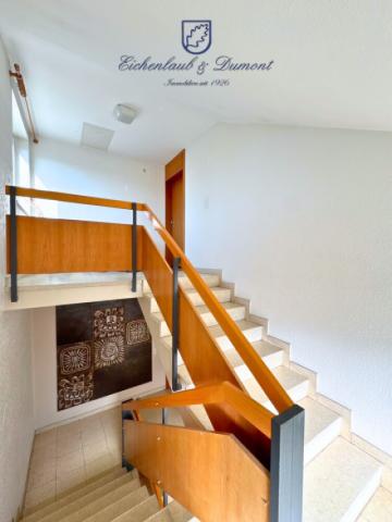Treppe zur DG-Wohnung