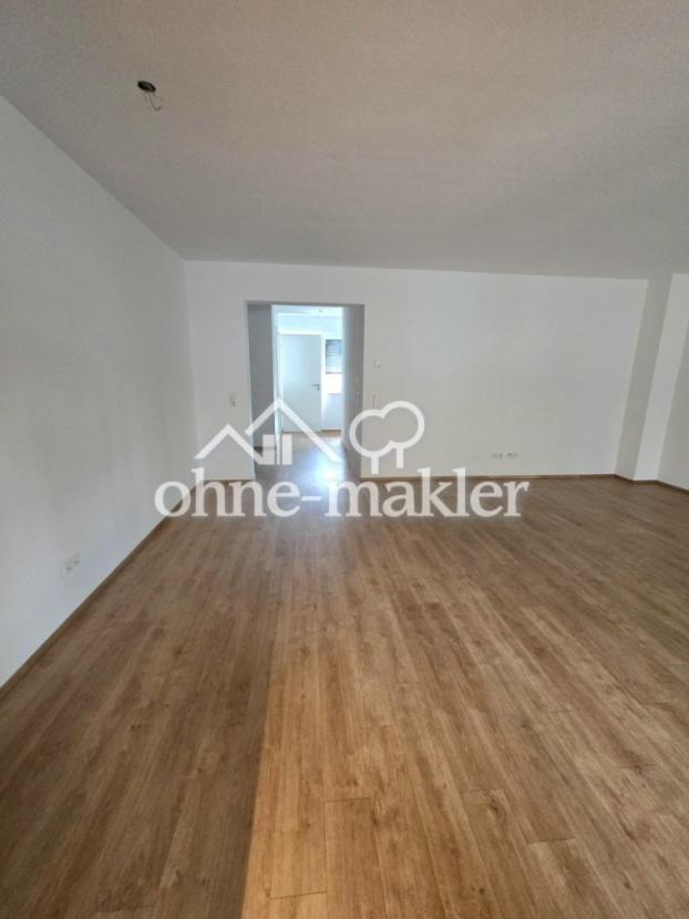 Wohnzimmer/ Sicht zum Flur