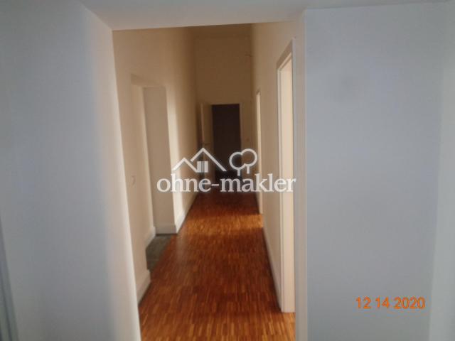 Flur Richtung Schlaf-/Kinderzi