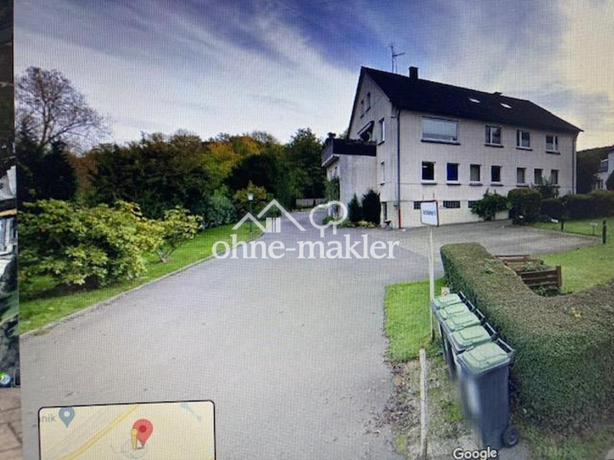 Einfahrt um Haus No.8