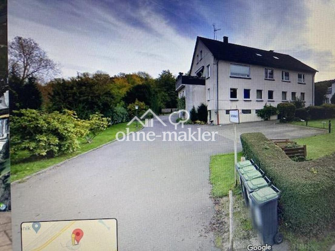 Einfahrt um Haus No.8