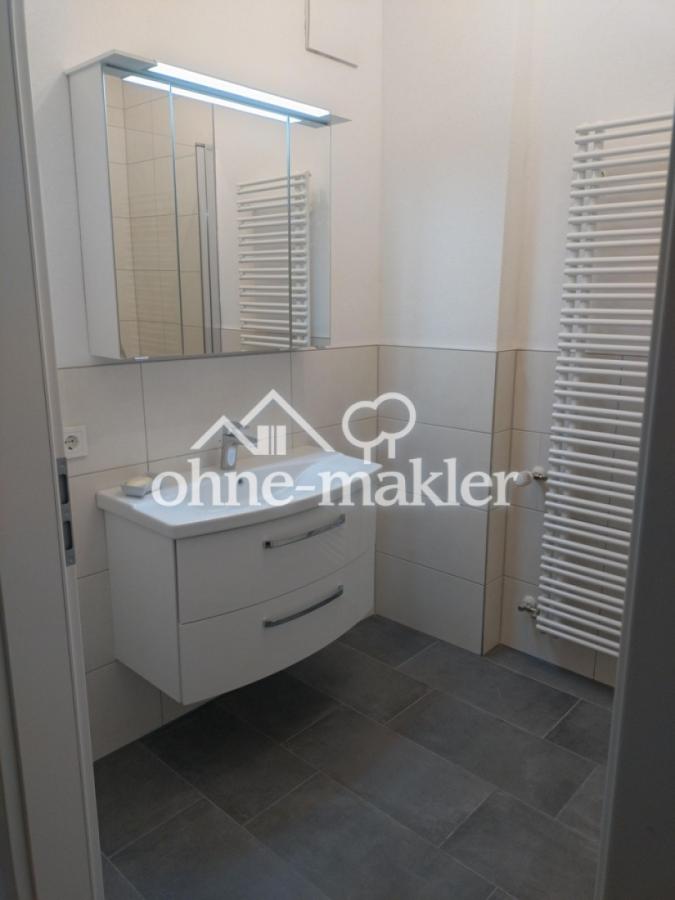 Badezimmer mit Handtuchwärmer