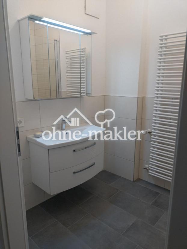 Badezimmer mit Handtuchwärmer