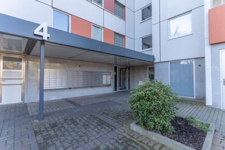 Der gepflegte und überdachte Hauseingang