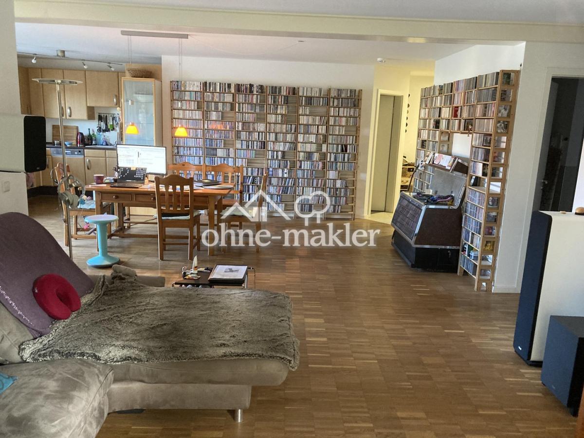 Wohn- u. Esszimmer mit Küche