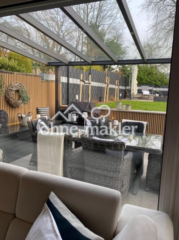 Terrasse mit Überdachung