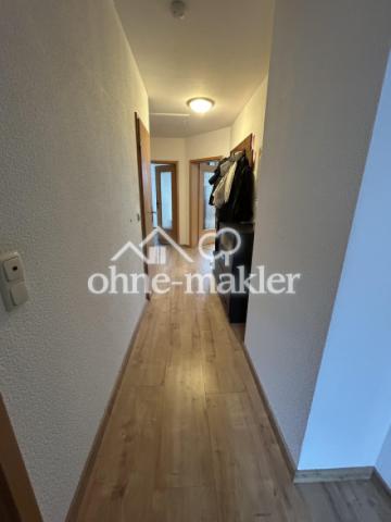 Flur in Richtung Küche/Wohnz.