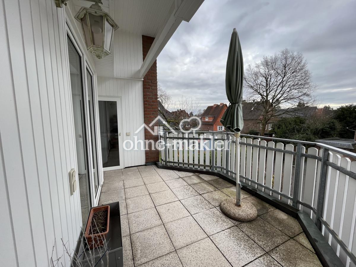 Loggia mit Tür zur Küche