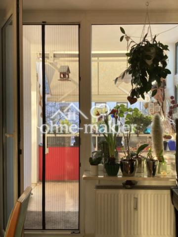 Wohnzimmer Zugang Balkon