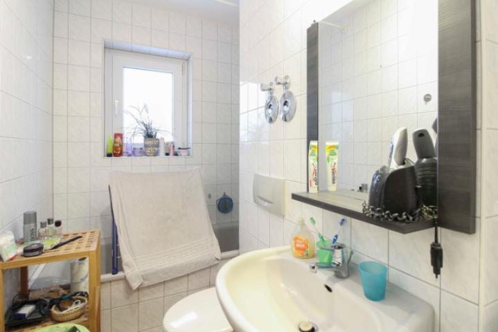 Badezimmer mit Badewanne