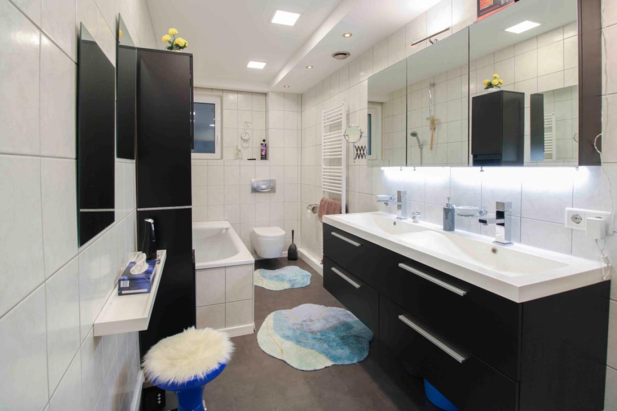 Badezimmer 1.OG