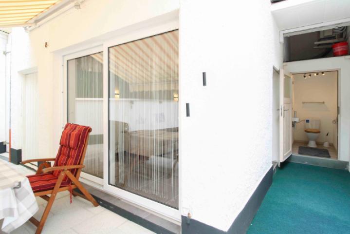 Terrasse mit Gäste WC