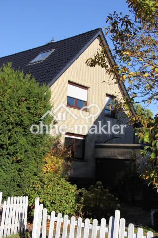 Haus Giebel Garagenseite