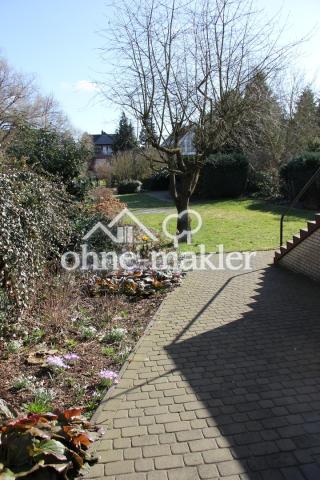 Blick in den Garten links