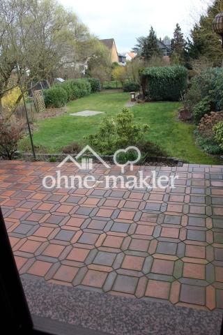 Blick in den Garten rechts