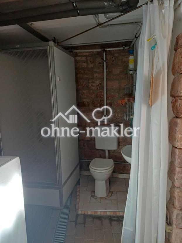 Keller/Duschbad in Waschküche