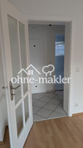 Blick Wohnzimmer in den Flur