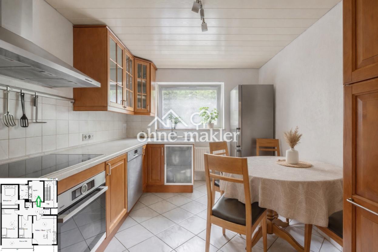 Helle Küche mit EBK