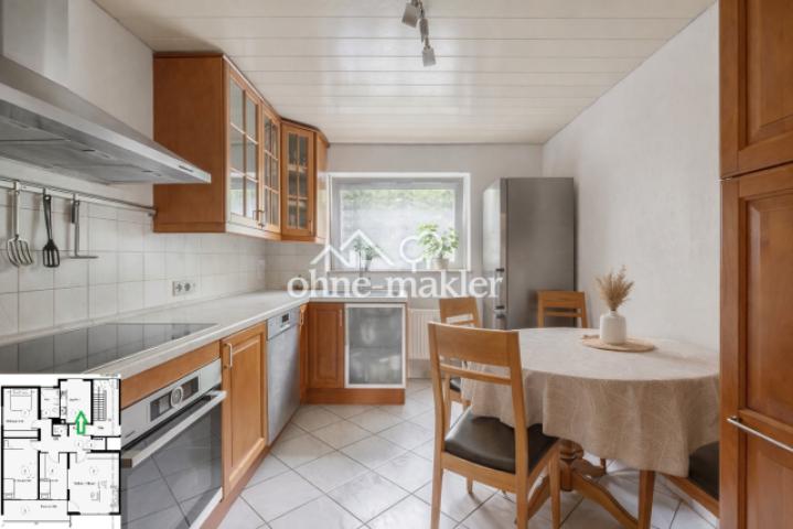 Helle Küche mit EBK